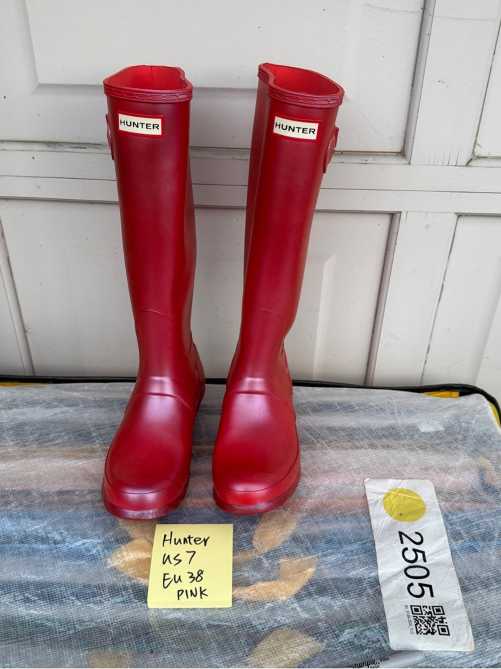 Hunter Tall Rubber Rain Boots in Red W7 EU38